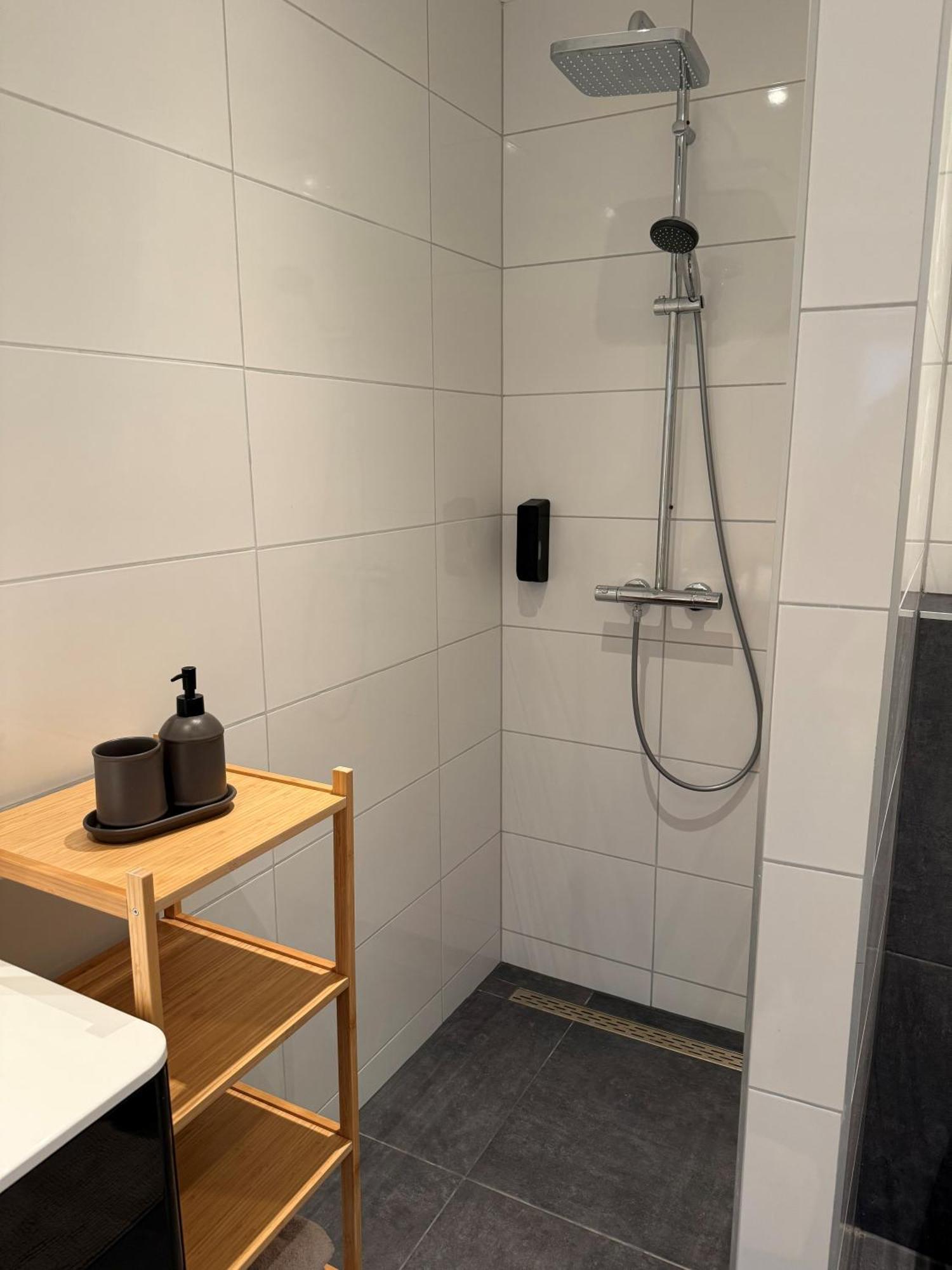 Bnb Bruxelles - Studios & Apartments Venlo Esterno foto